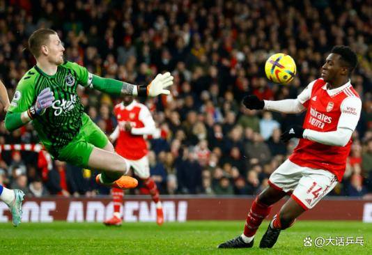枪手冲冠关键战！阿森纳主场对阵客场不败的埃弗顿，厄德高伤缺，定位球攻防成胜负手