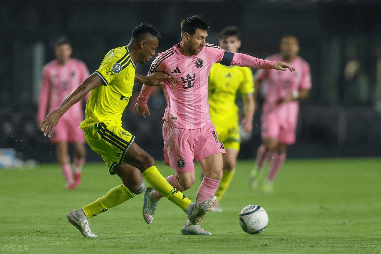 梅西与C罗：历史第一人的争议，该终结了